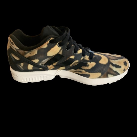 S77310 adidas ZX Flux Sneaker Size 9.5 S77310 adidas ZX Flux Sneaker Size 9.5